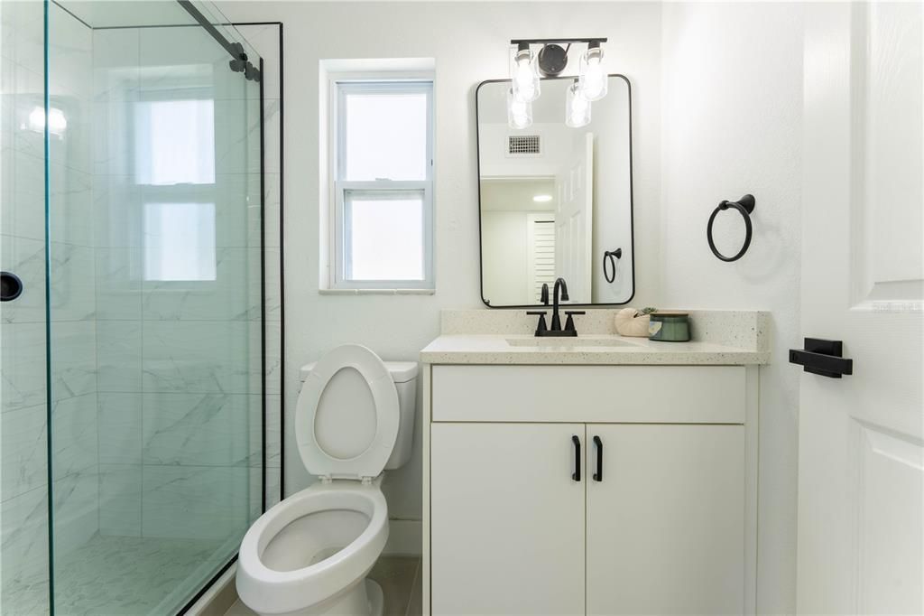 出租: $2,800 (3 贝兹, 1 浴室, 868 平方英尺)