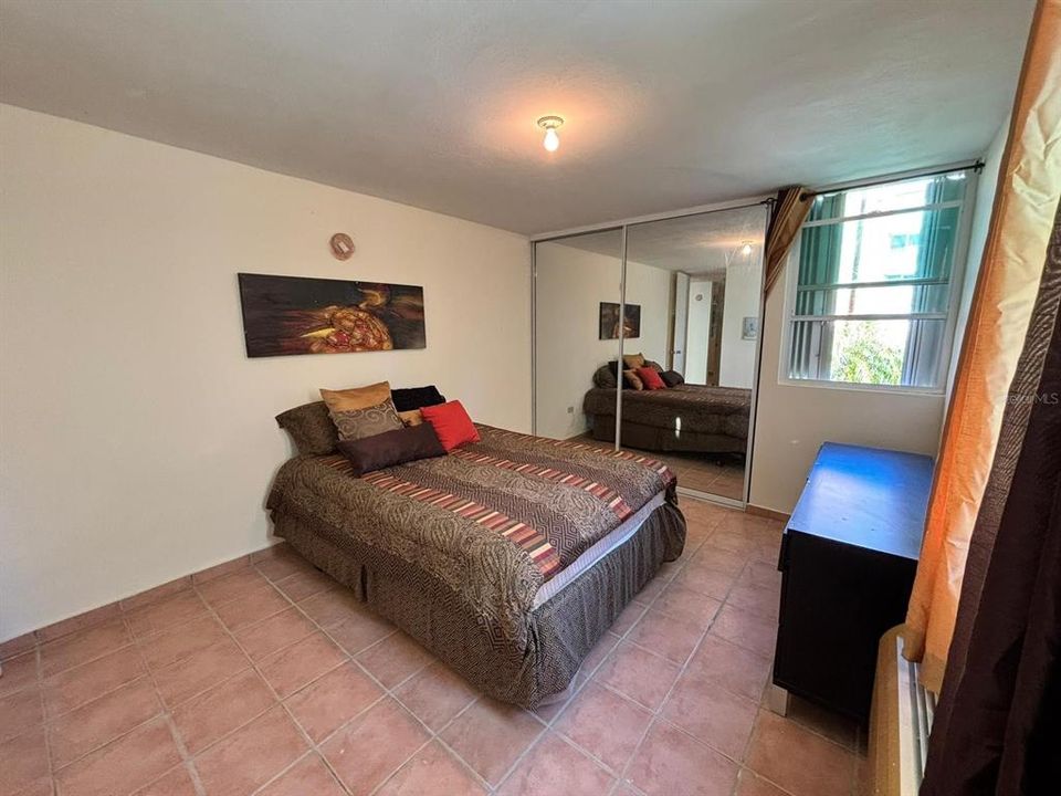 待售: $295,000 (3 贝兹, 2 浴室, 1218 平方英尺)