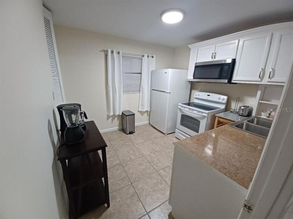 В аренду: $1,750 (2 спален, 1 ванн, 1000 Квадратных фут)