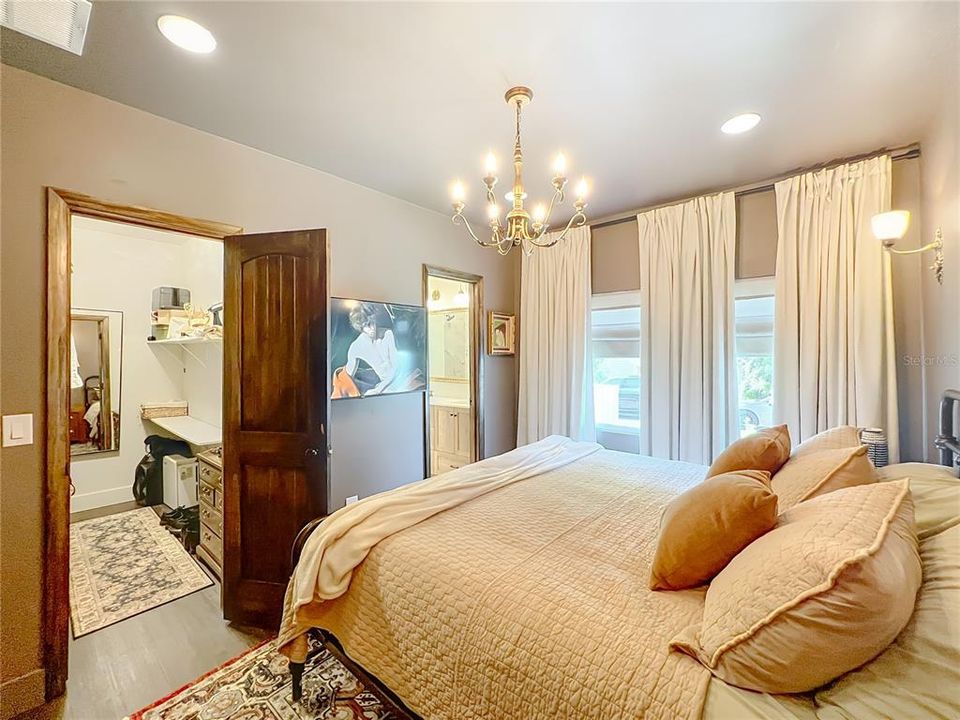 For Sale: $589,000 (3 beds, 3 baths, 1646 Square Feet)