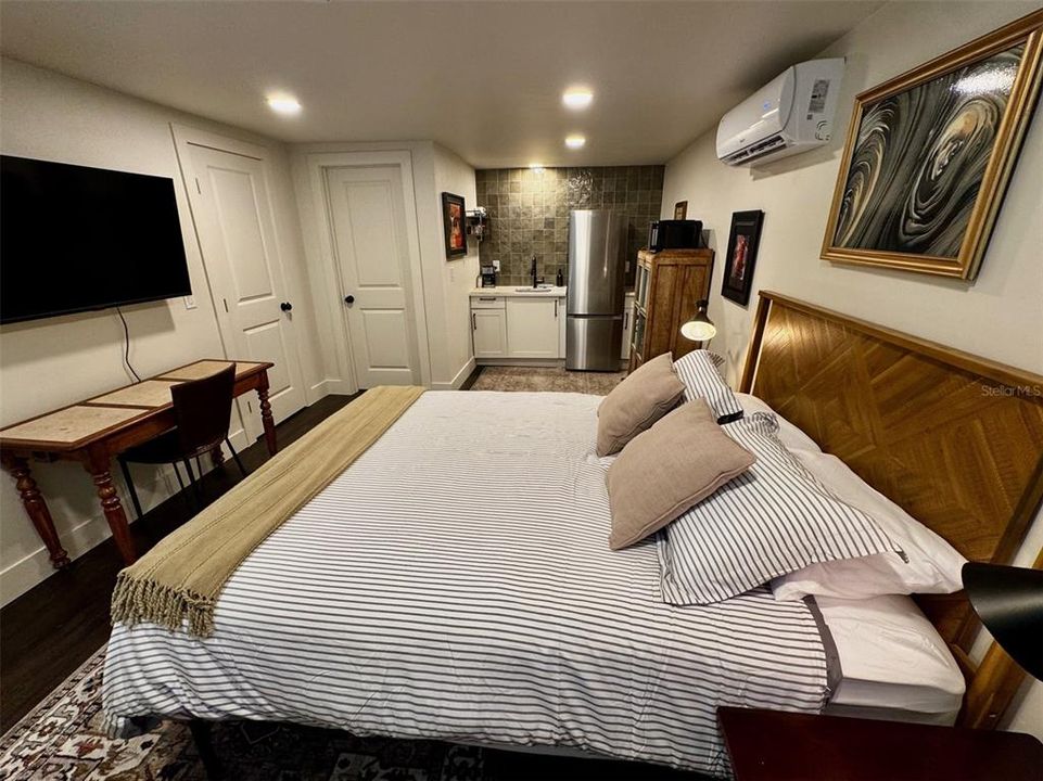 For Sale: $589,000 (3 beds, 3 baths, 1646 Square Feet)