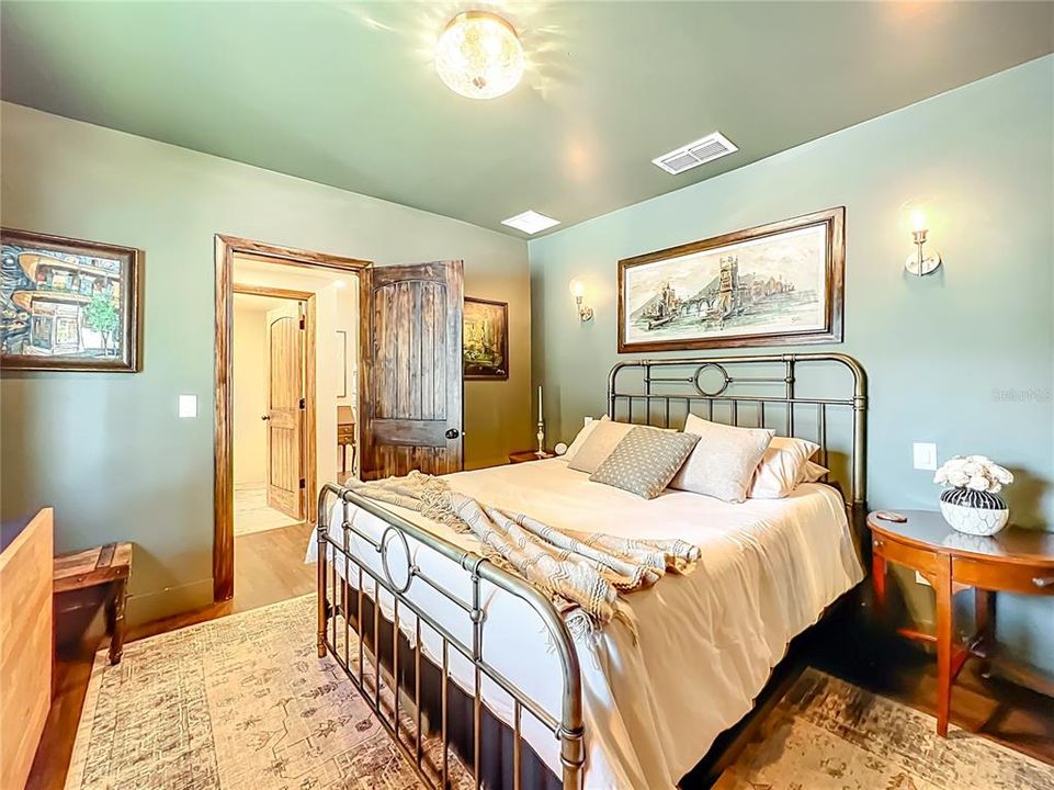 For Sale: $589,000 (3 beds, 3 baths, 1646 Square Feet)