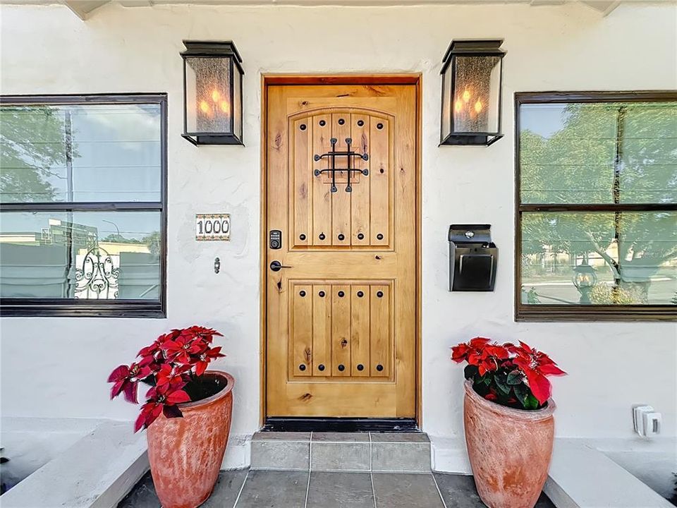 For Sale: $589,000 (3 beds, 3 baths, 1646 Square Feet)