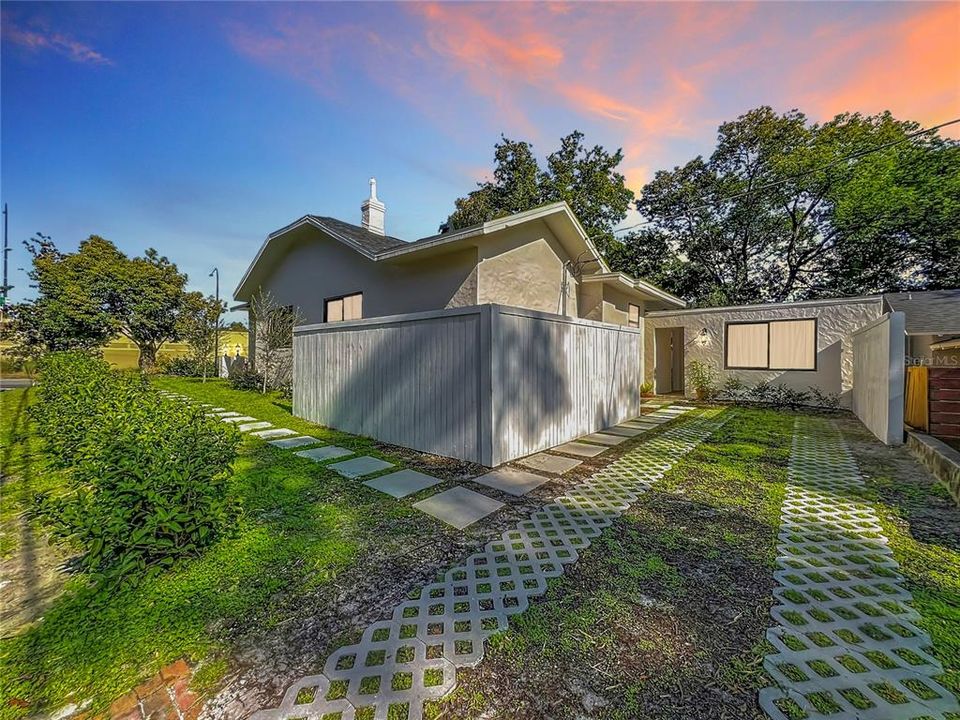 For Sale: $589,000 (3 beds, 3 baths, 1646 Square Feet)