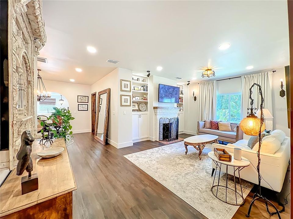 For Sale: $589,000 (3 beds, 3 baths, 1646 Square Feet)