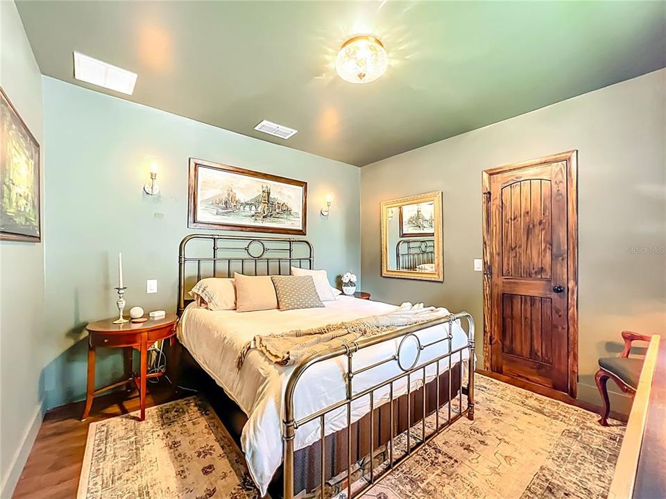 For Sale: $589,000 (3 beds, 3 baths, 1646 Square Feet)