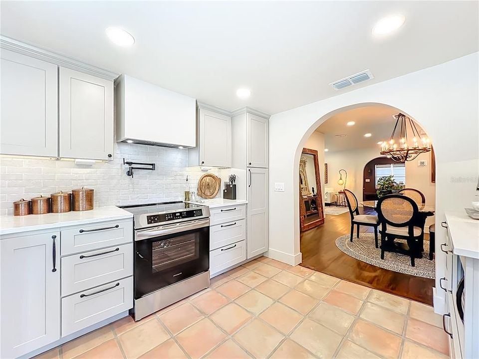 For Sale: $589,000 (3 beds, 3 baths, 1646 Square Feet)