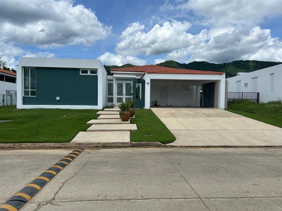 For Sale: $545,000 (4 beds, 4 baths, 2890 Square Feet)