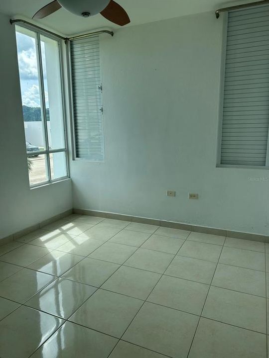 For Sale: $545,000 (4 beds, 4 baths, 2890 Square Feet)