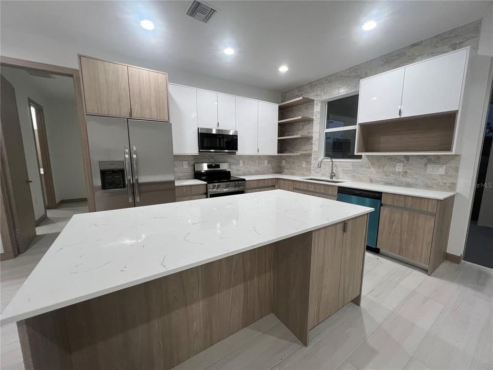 For Rent: $2,300 (3 beds, 2 baths, 1496 Square Feet)