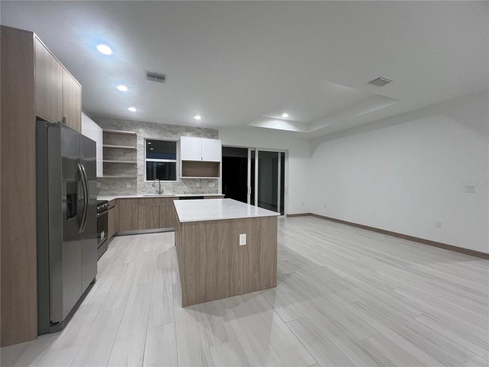 For Rent: $2,300 (3 beds, 2 baths, 1496 Square Feet)