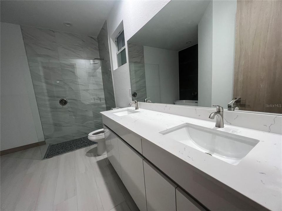 For Rent: $2,300 (3 beds, 2 baths, 1496 Square Feet)