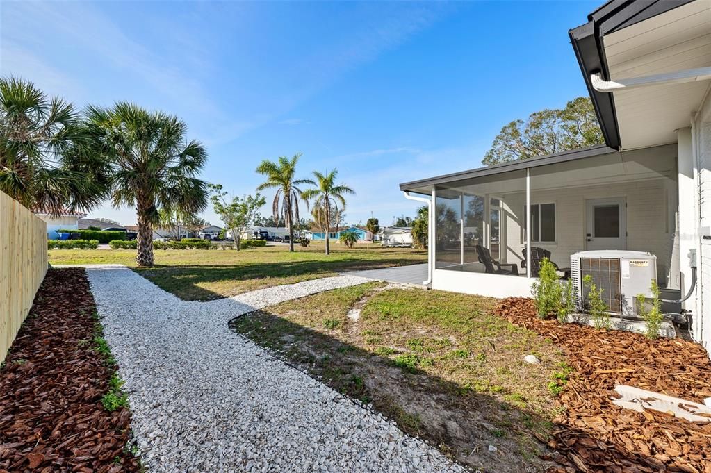 For Rent: $2,900 (3 beds, 3 baths, 1582 Square Feet)