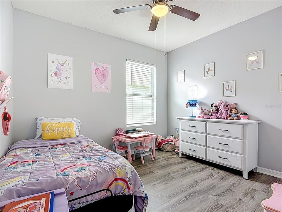 待售: $329,000 (4 贝兹, 2 浴室, 1867 平方英尺)