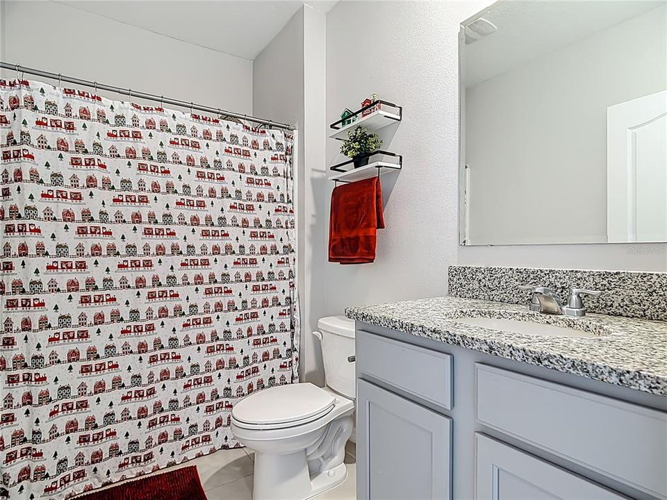 待售: $329,000 (4 贝兹, 2 浴室, 1867 平方英尺)