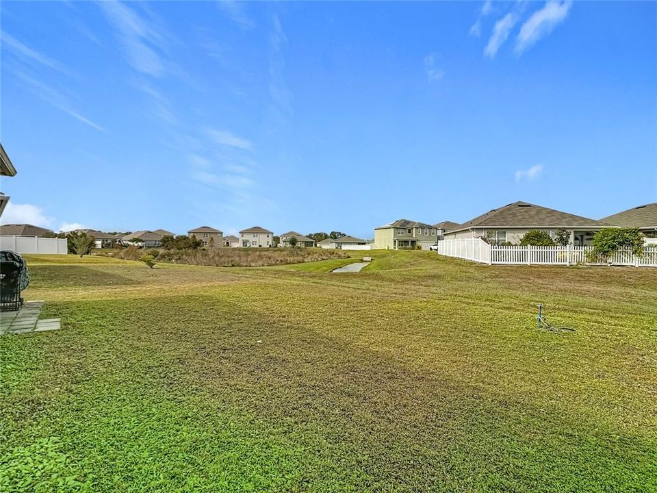 待售: $329,000 (4 贝兹, 2 浴室, 1867 平方英尺)