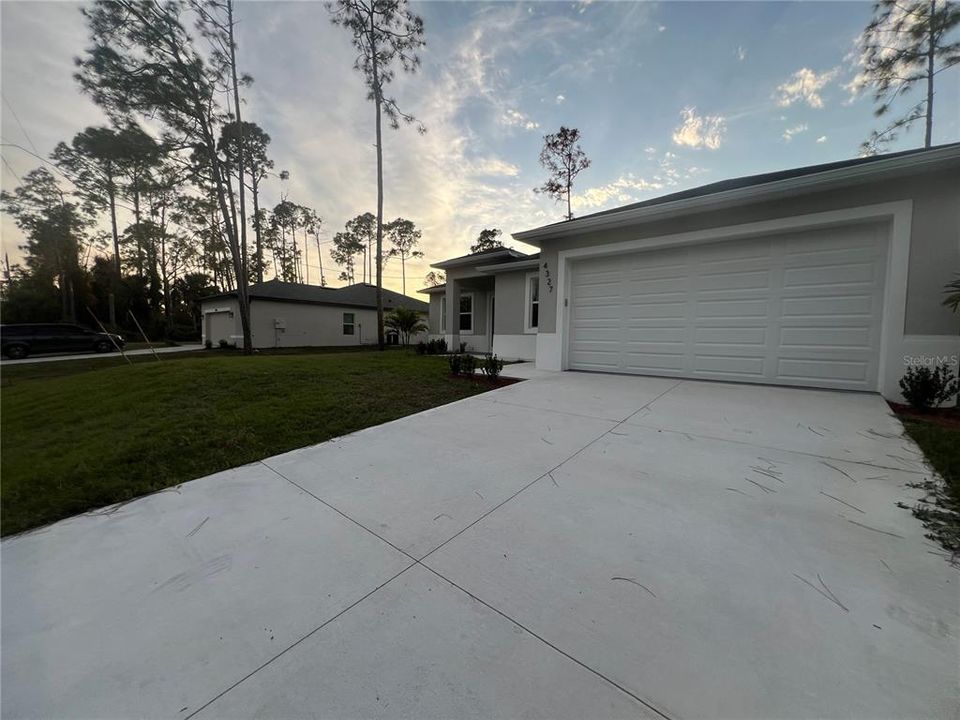 For Rent: $2,400 (3 beds, 2 baths, 1766 Square Feet)