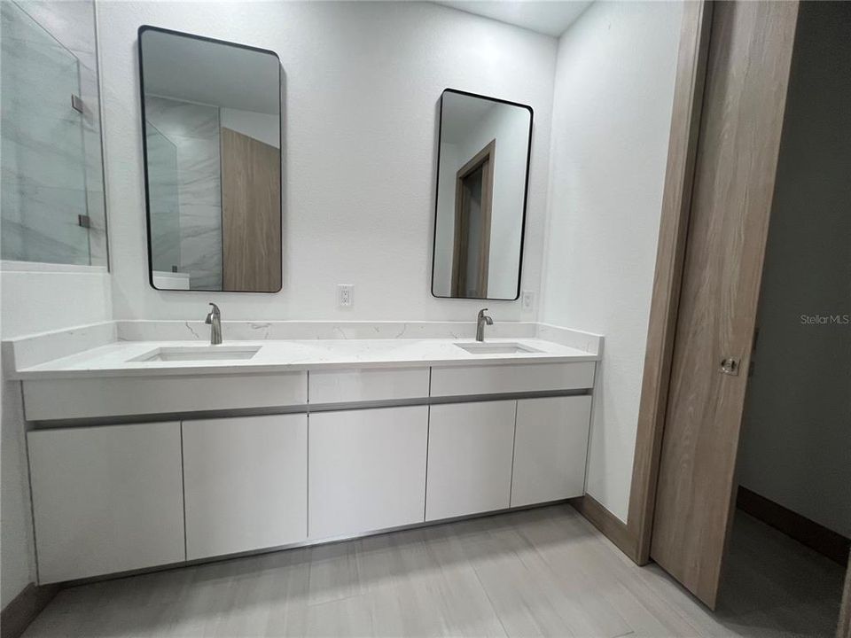 For Rent: $2,400 (3 beds, 2 baths, 1766 Square Feet)