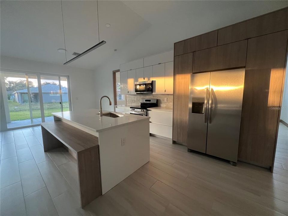 For Rent: $2,400 (3 beds, 2 baths, 1766 Square Feet)