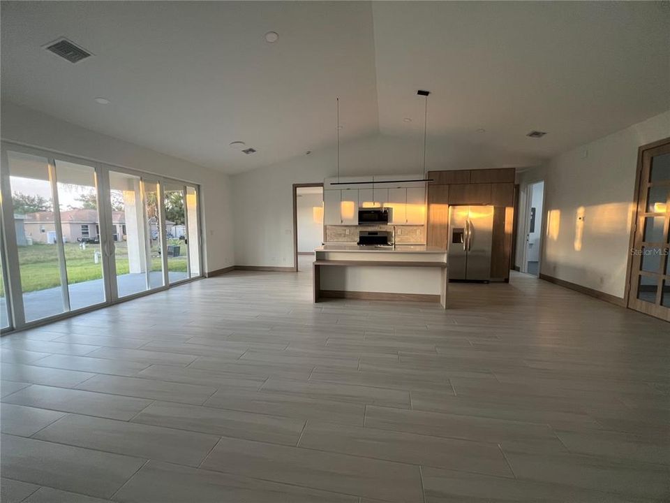 For Rent: $2,400 (3 beds, 2 baths, 1766 Square Feet)