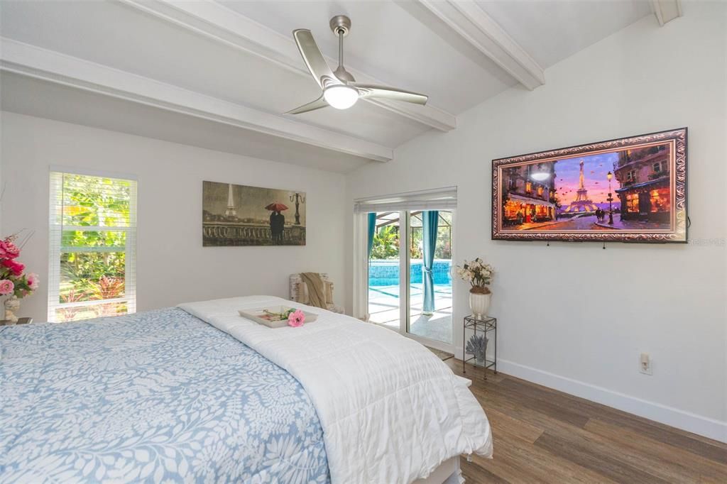 For Sale: $949,900 (4 beds, 2 baths, 2550 Square Feet)