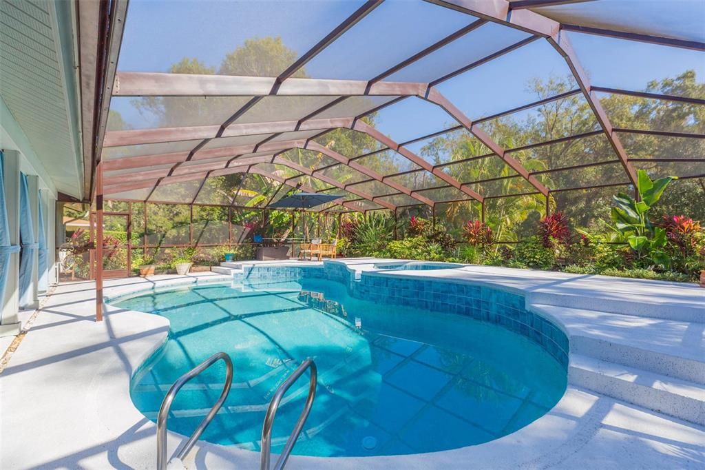 For Sale: $949,900 (4 beds, 2 baths, 2550 Square Feet)