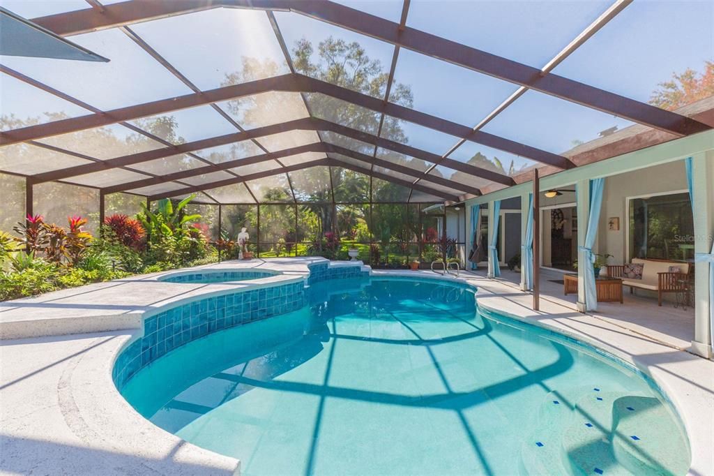 For Sale: $949,900 (4 beds, 2 baths, 2550 Square Feet)