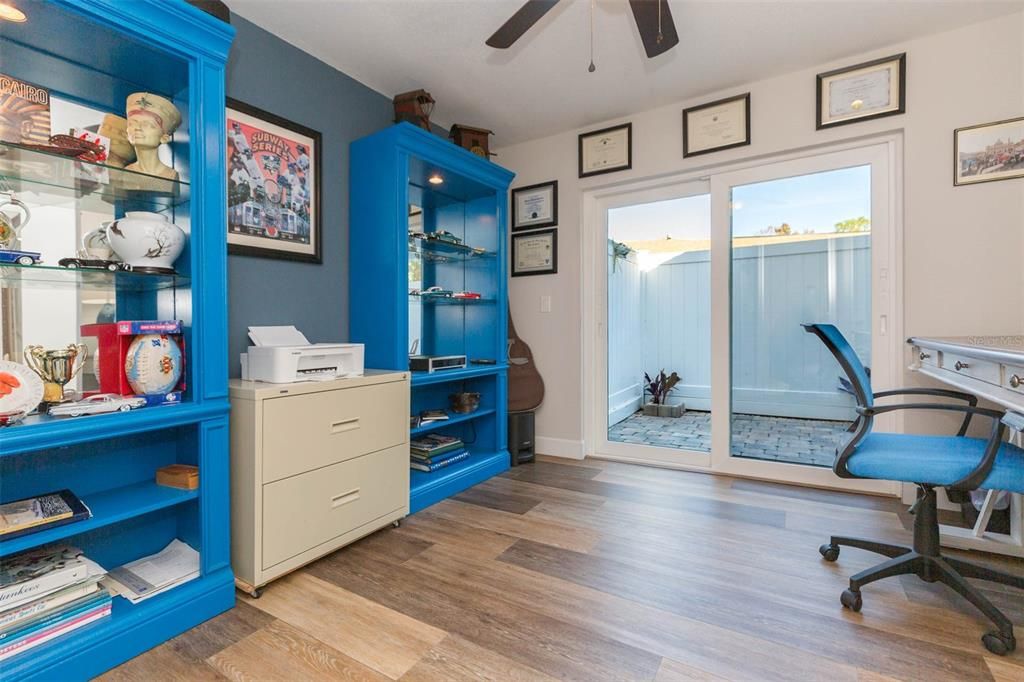 For Sale: $949,900 (4 beds, 2 baths, 2550 Square Feet)