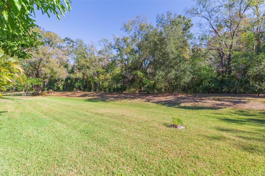 For Sale: $949,900 (4 beds, 2 baths, 2550 Square Feet)