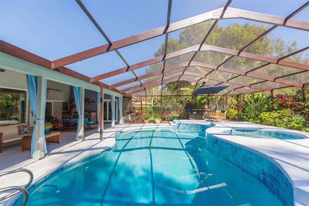 For Sale: $949,900 (4 beds, 2 baths, 2550 Square Feet)