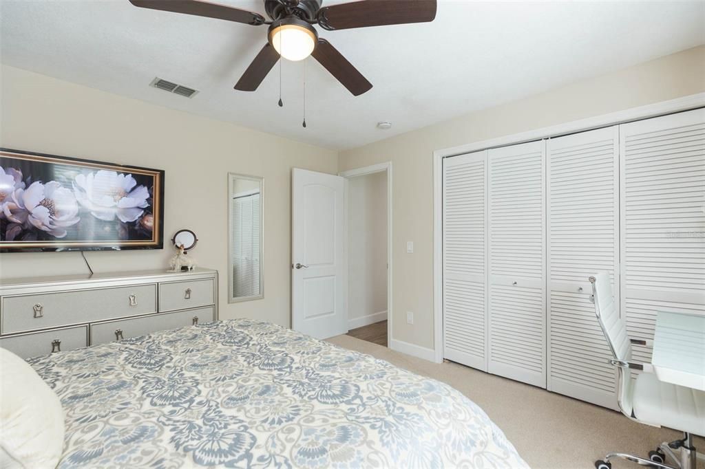 For Sale: $949,900 (4 beds, 2 baths, 2550 Square Feet)