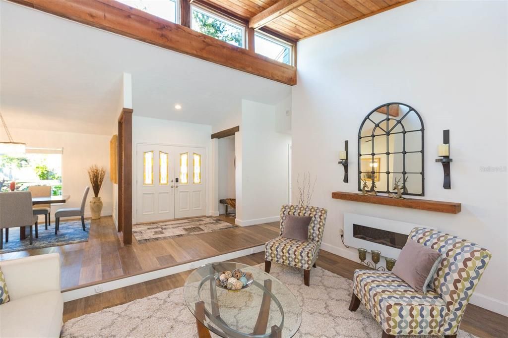 For Sale: $949,900 (4 beds, 2 baths, 2550 Square Feet)