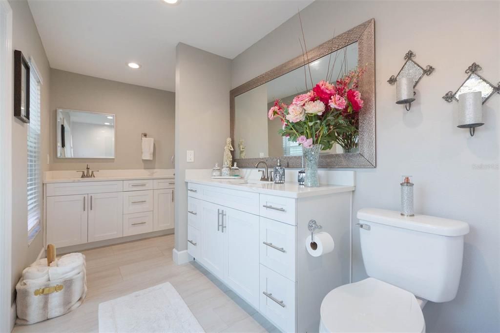 For Sale: $949,900 (4 beds, 2 baths, 2550 Square Feet)