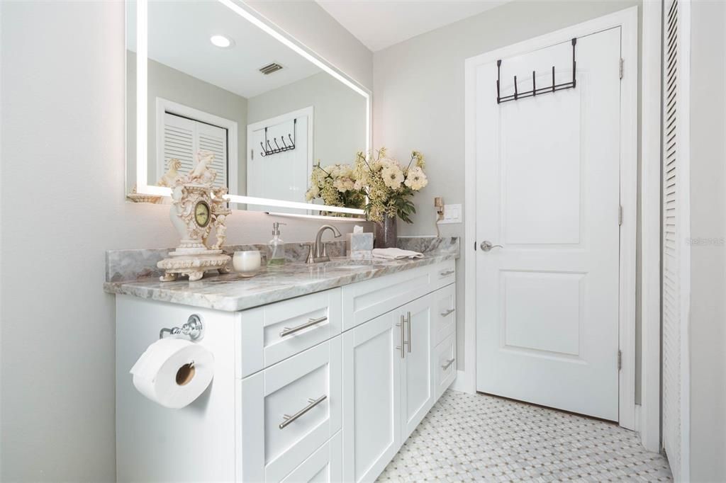 For Sale: $949,900 (4 beds, 2 baths, 2550 Square Feet)