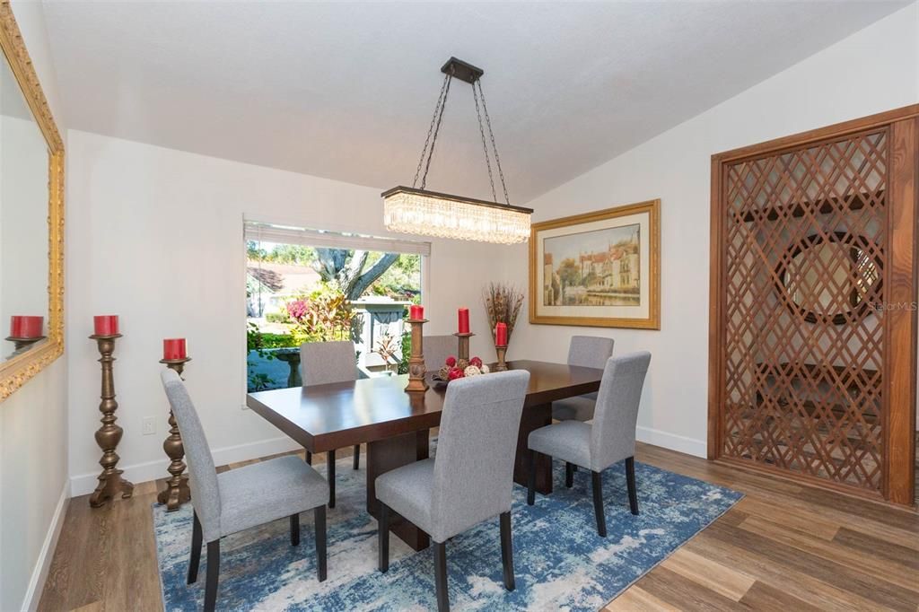 For Sale: $949,900 (4 beds, 2 baths, 2550 Square Feet)