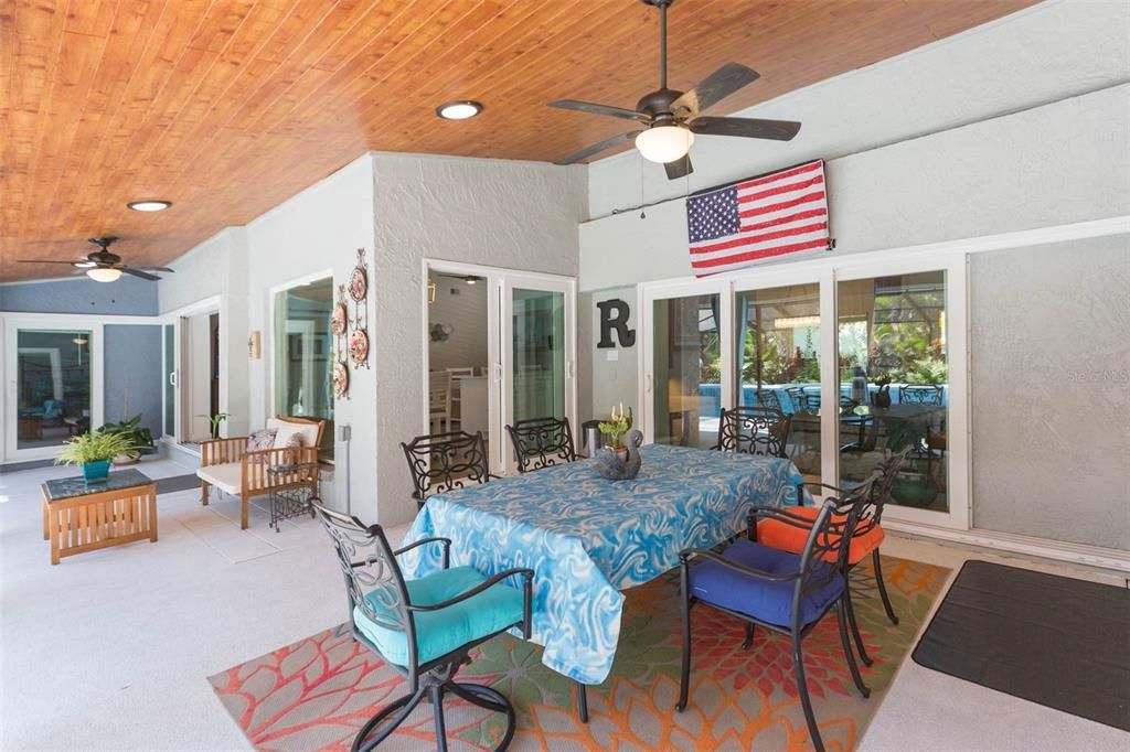 For Sale: $949,900 (4 beds, 2 baths, 2550 Square Feet)