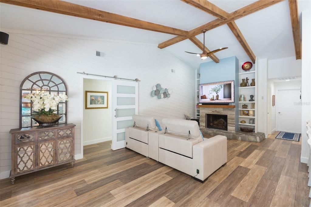 For Sale: $949,900 (4 beds, 2 baths, 2550 Square Feet)