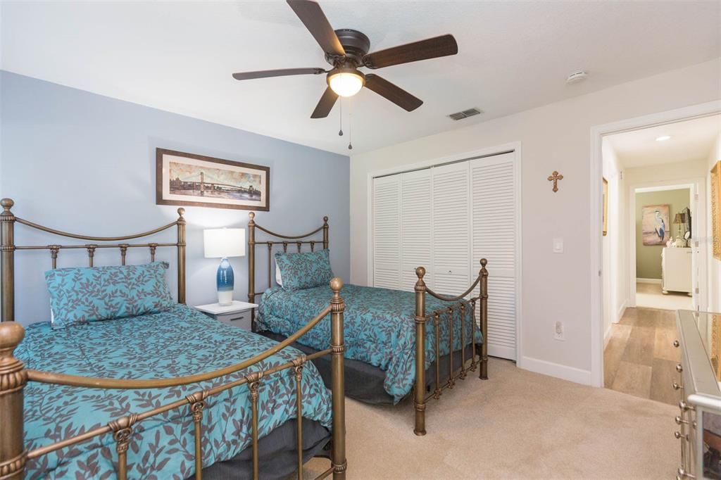 For Sale: $949,900 (4 beds, 2 baths, 2550 Square Feet)