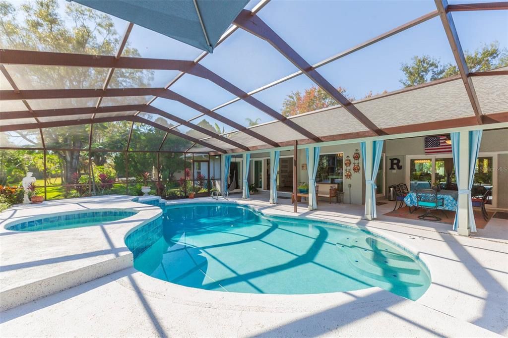 For Sale: $949,900 (4 beds, 2 baths, 2550 Square Feet)