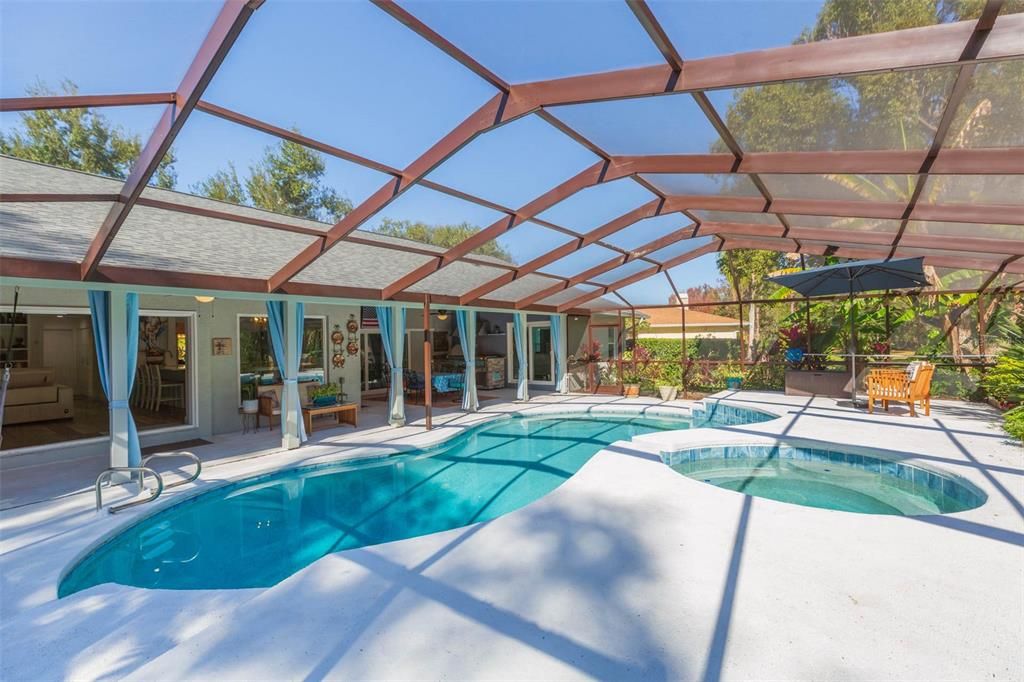 For Sale: $949,900 (4 beds, 2 baths, 2550 Square Feet)