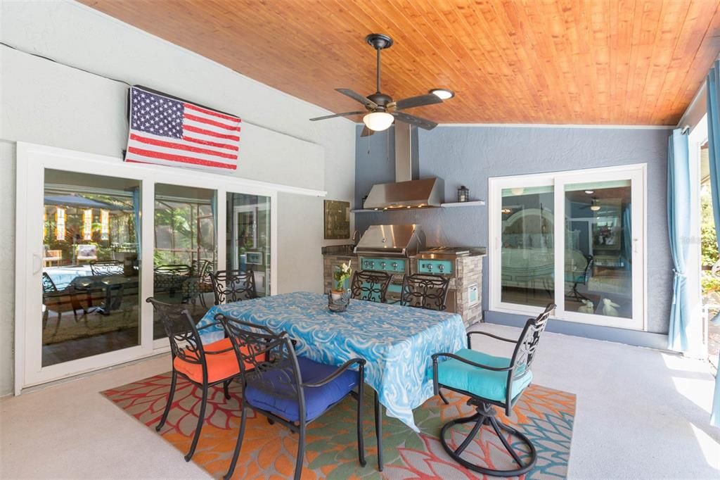 For Sale: $949,900 (4 beds, 2 baths, 2550 Square Feet)