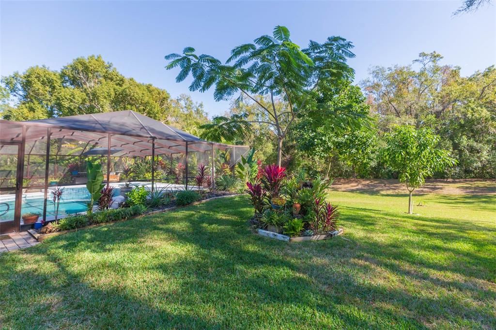 For Sale: $949,900 (4 beds, 2 baths, 2550 Square Feet)