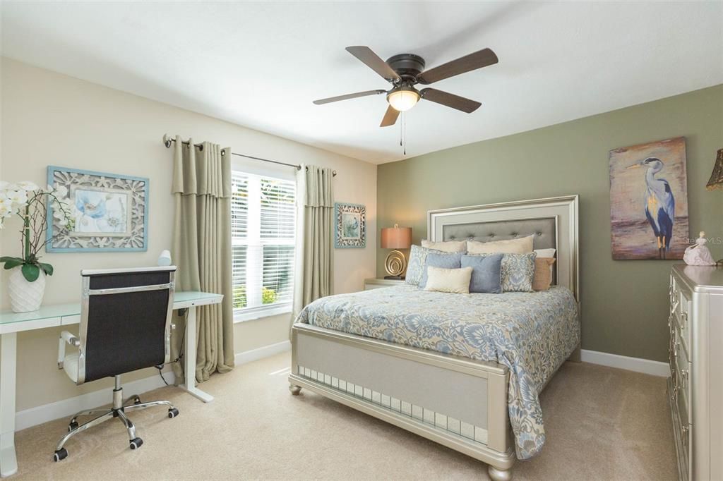 For Sale: $949,900 (4 beds, 2 baths, 2550 Square Feet)