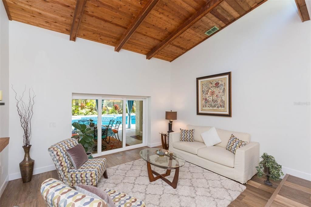 For Sale: $949,900 (4 beds, 2 baths, 2550 Square Feet)