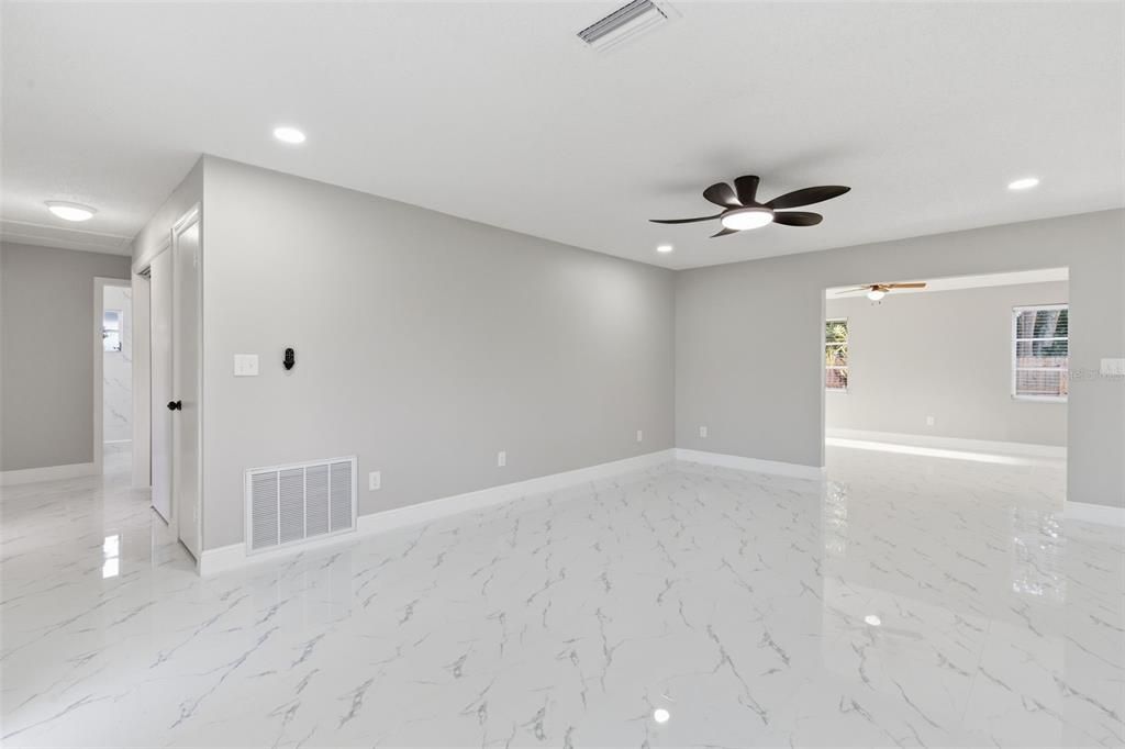 En Venta: $290,000 (3 camas, 2 baños, 1488 Pies cuadrados)