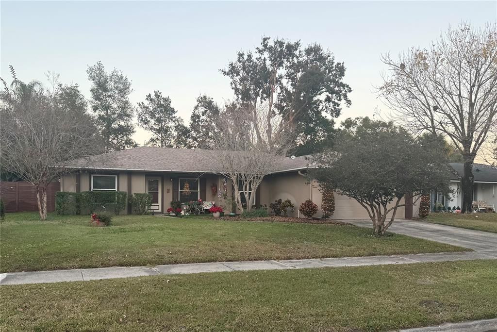 For Sale: $430,000 (4 beds, 2 baths, 1954 Square Feet)