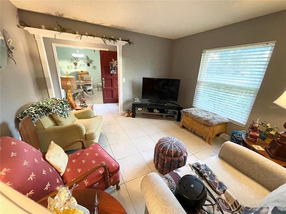 For Sale: $430,000 (4 beds, 2 baths, 1954 Square Feet)