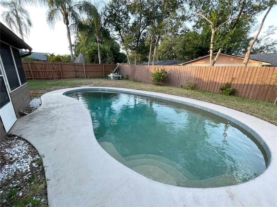 For Sale: $430,000 (4 beds, 2 baths, 1954 Square Feet)