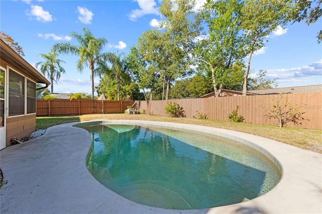 На продажу: $430,000 (4 спален, 2 ванн, 1954 Квадратных фут)