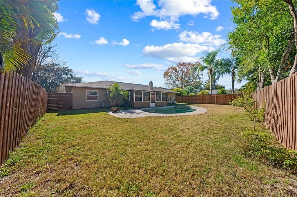 На продажу: $430,000 (4 спален, 2 ванн, 1954 Квадратных фут)